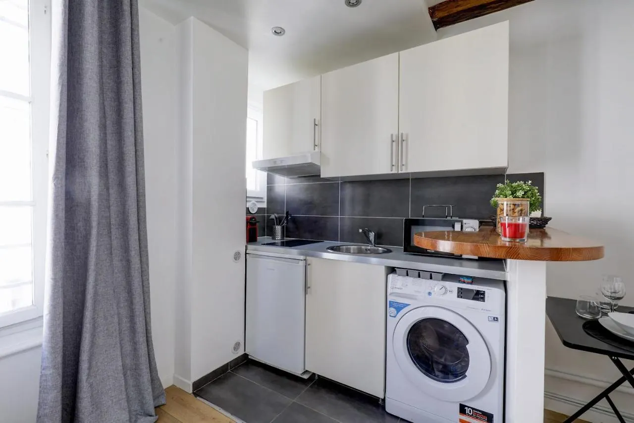 Le Marais - Republique City Studio Paris Apartment