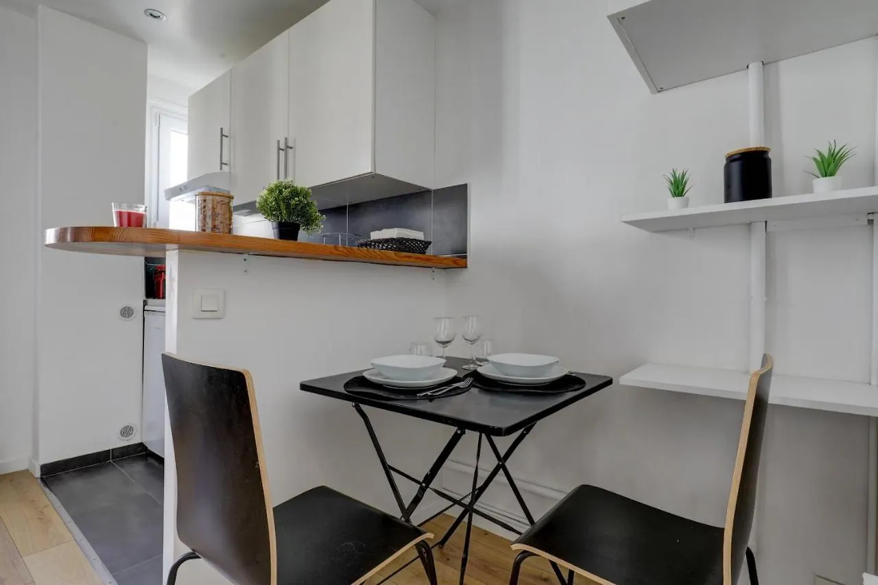 Le Marais - Republique City Studio Parigi